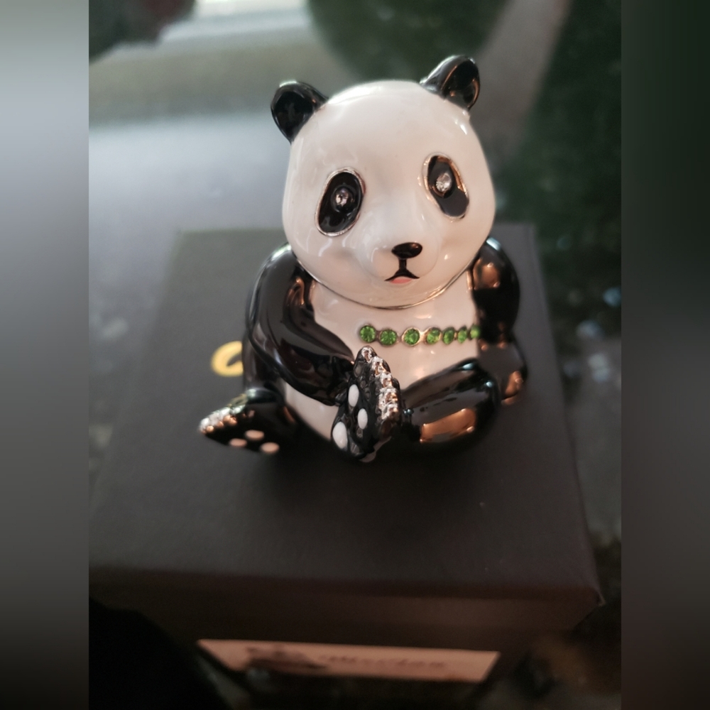 NIB Art Form Panda Box - Mei Lan